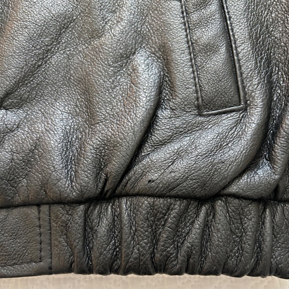 Like New CroftandBarrow Men’s Quilt Lined Leather Bomber Jacket Black Size Med. - Picture 15 of 17